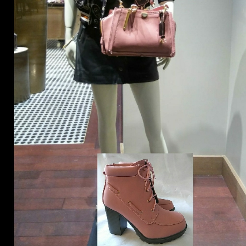 Women's Pink Contrast-Collar Elvy Bootie - Picture 8 of 8